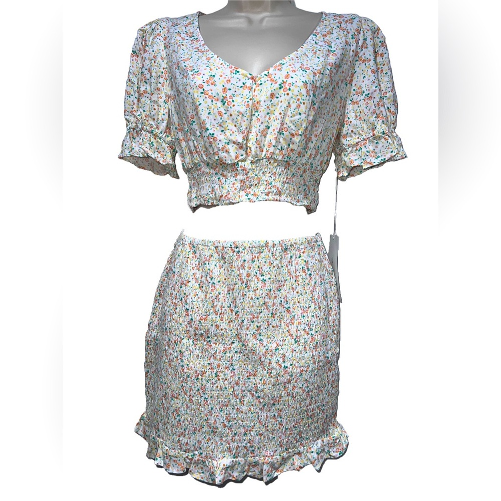 NWT Mimi Chica 2pc Set Floral Crop Top with Smocked Mini Skirt Size S